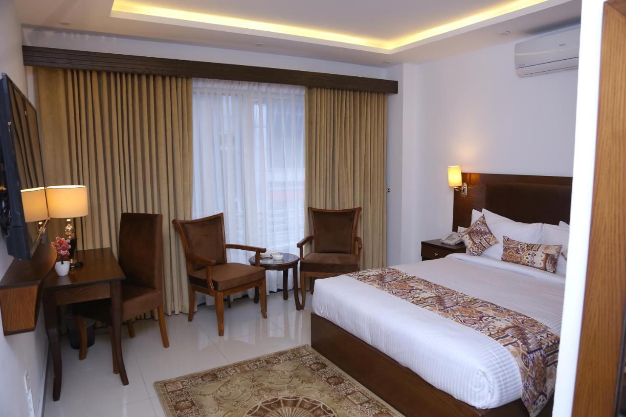 Grand Mongolia Hotel Rawalpindi Bagian luar foto