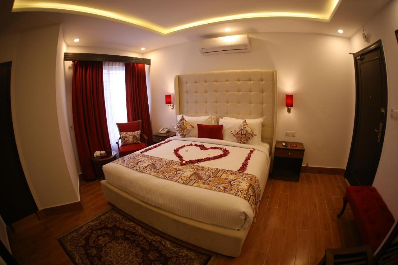 Grand Mongolia Hotel Rawalpindi Bagian luar foto