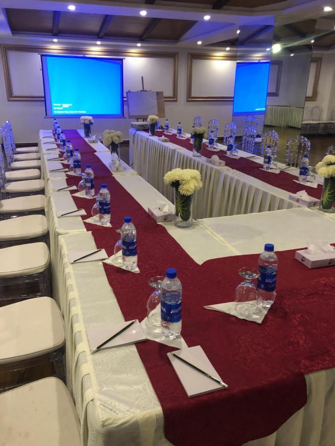 Grand Mongolia Hotel Rawalpindi Bagian luar foto