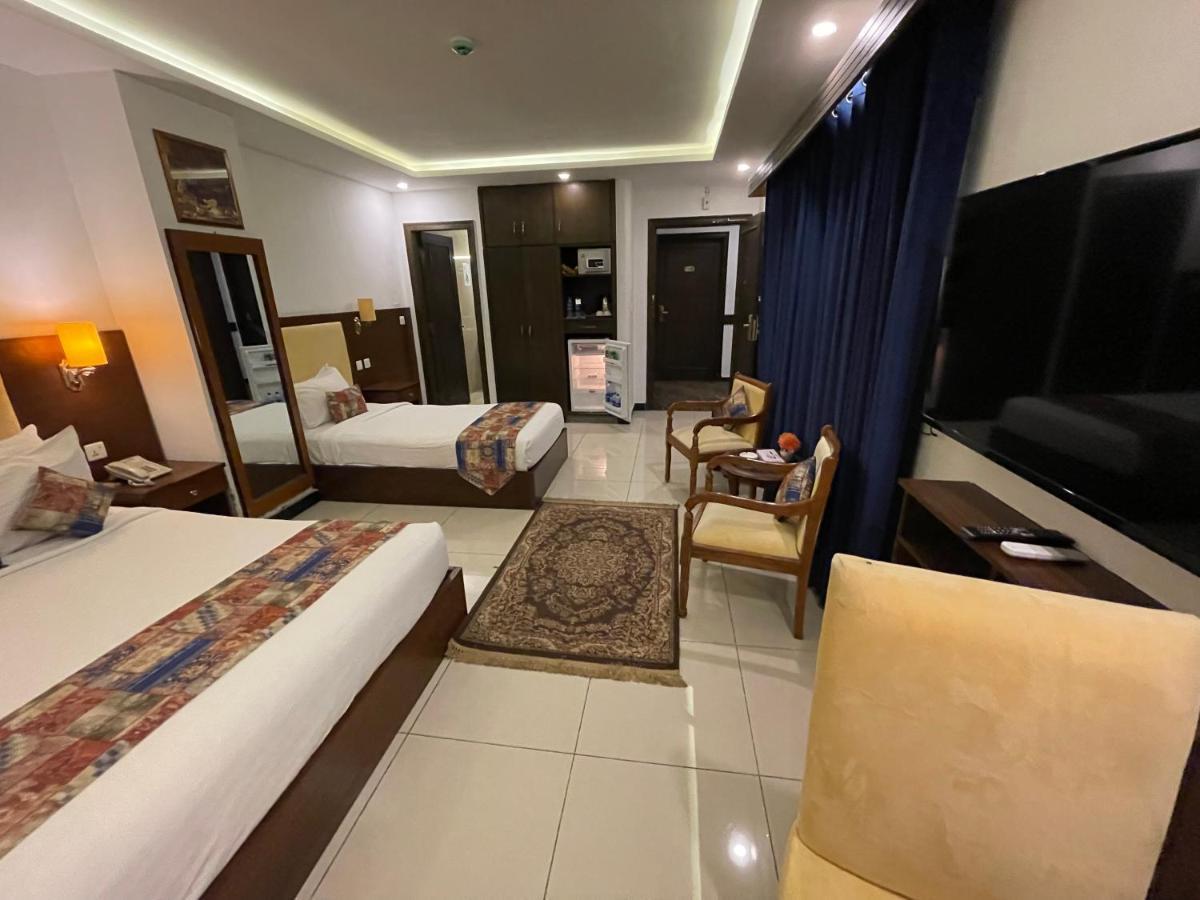 Grand Mongolia Hotel Rawalpindi Bagian luar foto
