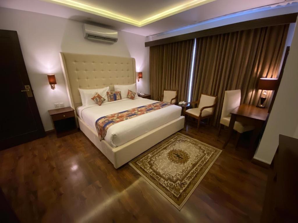 Grand Mongolia Hotel Rawalpindi Bagian luar foto